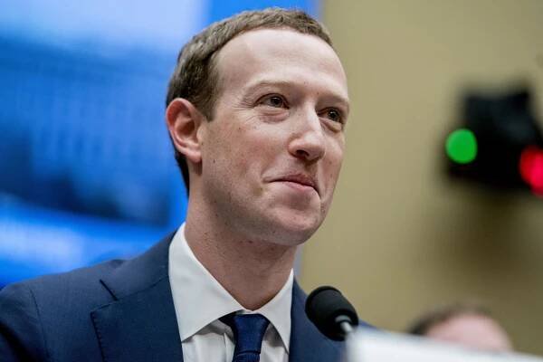 Zuckerberg čelí obvineniu, že úmyselne využil prístup k informáciám o používateľoch Facebooku