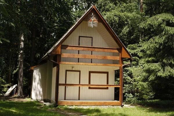 Chata Staňkov - pohled od vody - pronájem  - zvětšit