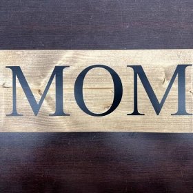 Custom MOM/DAD with Kid's Name(s) Plaques