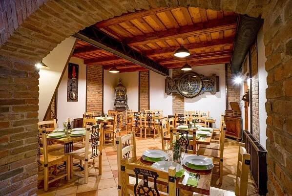 Stará plynárna - restaurace a penzion | Hanousek & partneři