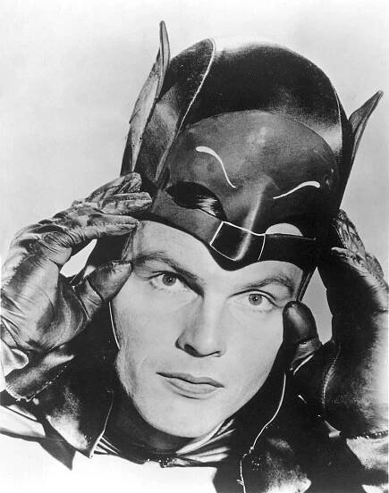 Zemřel představitel Batmana Adam West | Novinky | ČSFD.cz