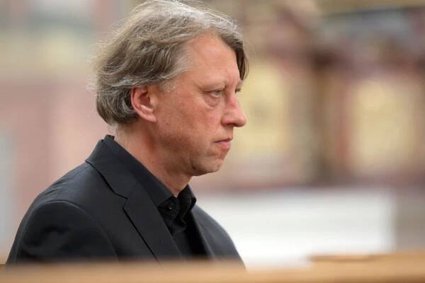Foto: Bez zbytečných gest. Josef Topol pohřben jest