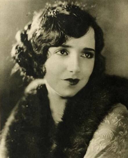 Bebe Daniels - Wikipedia