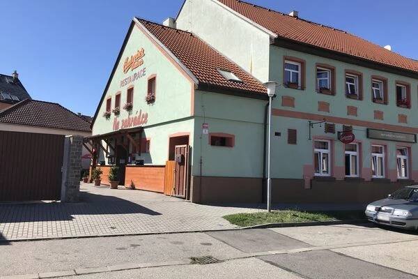 Restaurace Na Zahrádce foto 1