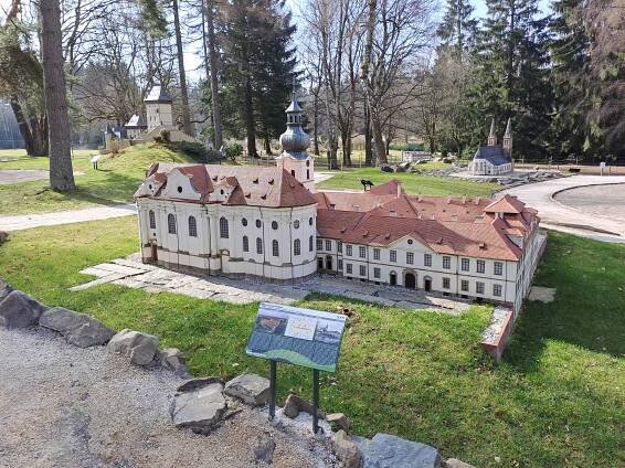 Park miniatur u Mariánských Lázní ozdobí i Prašná brána