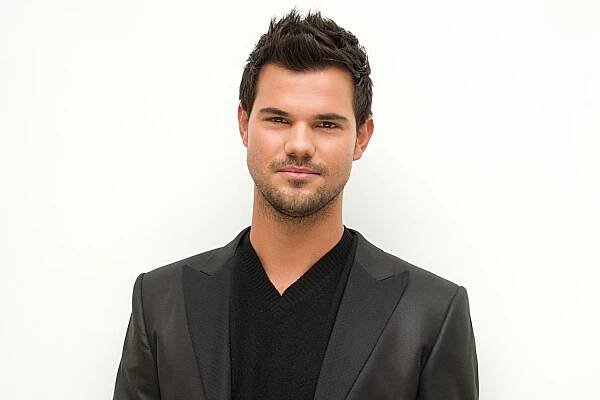Taylor Lautner Says He's Open to Reprising His Twilight Role of Jacob Black: 'He's a Good Character'
