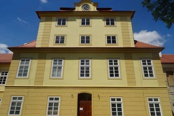 Zámek Vrbičany spjatý s nacistickou minulostí: Zůstává zde snad negativní energie ponurých událostí až do dnešních dnů?