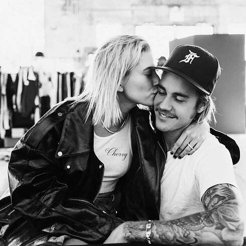 Justin Bieber sdílel první snímky ze svatby: Takhle to slušelo nevěstě a ženichovi během oslavy jejich lásky
