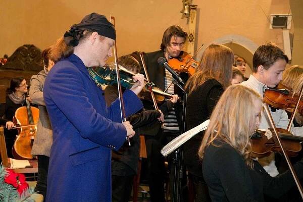 Adventní koncert Pavla Šporcla a žáků ZUŠ Horažďovice a orchestru Pellant Collegium v Horažďovicích 14. 12. 2013