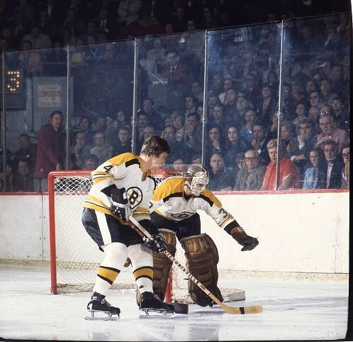 Bobby Orr “Guarding the Cage” | DGL Sports – Vancouver Sport and Memorabilia