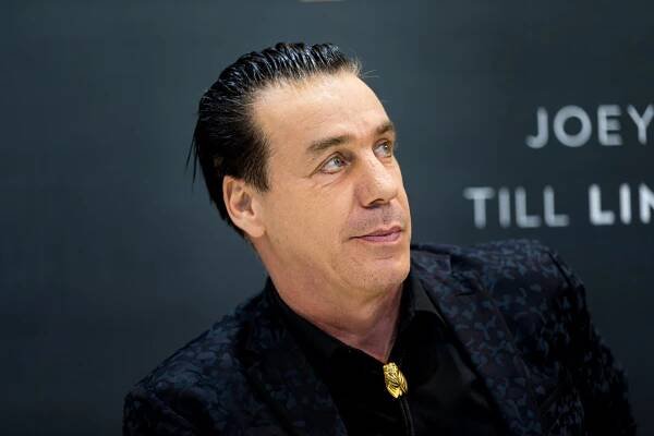 Till_Lindemann_-_2017287141118_2017-10-14_Buchmesse_-_Sven_-_1D_X_MK_II_-_229_-_AK8I8067