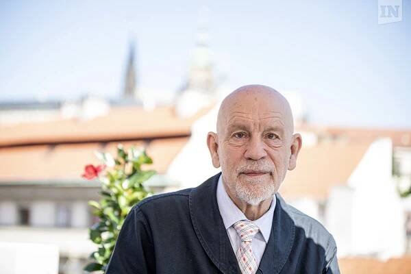 John Malkovich v Praze | PrahaIN