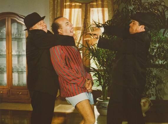 Bláznivá komedie 3 (1994) | Tvůrci | ČSFD.cz