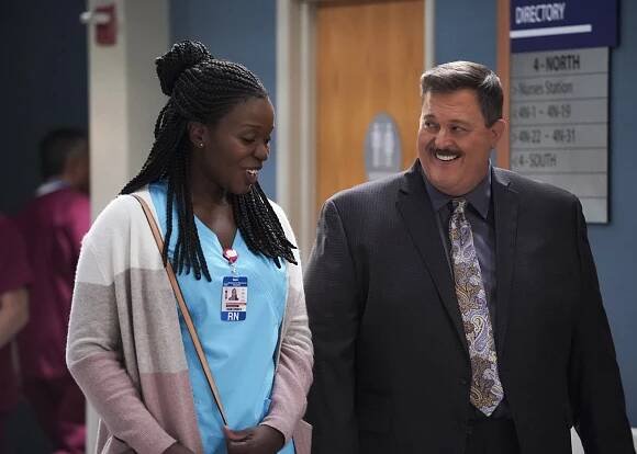 Bob miluje Abisholu - Nigerians Don't Do Useless Things - Z filmu - Folake Olowofoyeku, Billy Gardell