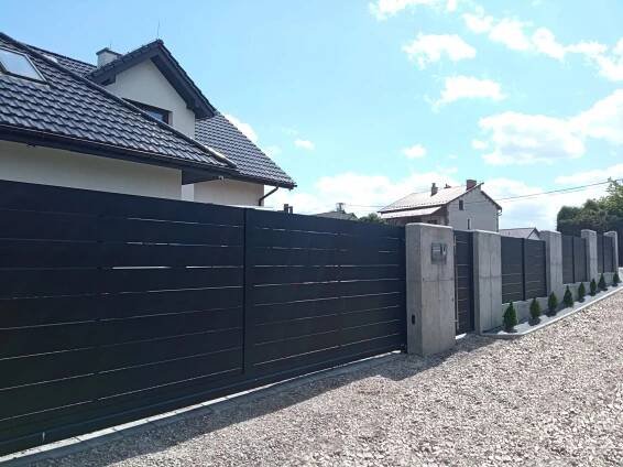 HLINÍKOVÝ PALISADOVÝ PLOT ALUgate AG200 - ALUgate výrobce hliníkových plotů