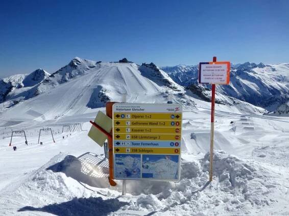 Ski resort Hintertux Glacier (Hintertuxer Gletscher) - Skiing Hintertux Glacier (Hintertuxer Gletscher)