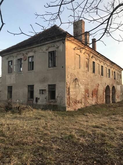 Zámek v obci Kovanice