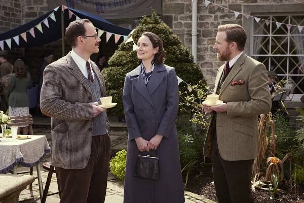 Všechny velké a malé bytosti - Pravá ruka - Z filmu - Will Thorp, Anna Madeley, Samuel West