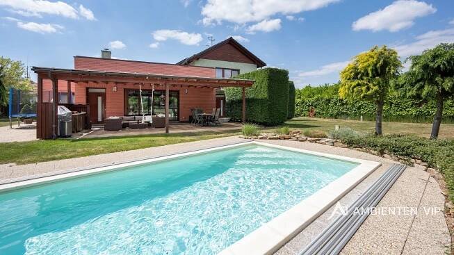 Prodej rodinného domu 371 m², pozemek 2392 m², Medlov