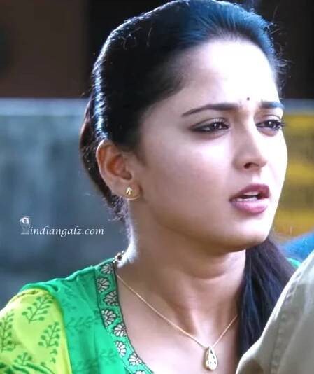 Hot Screen Caps – IndianGalz