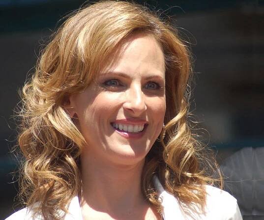 Marlee Matlin Biography - Facts, Childhood, Family Life & Achievements