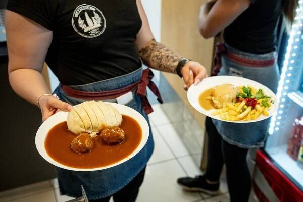 Restaurace v Ostravě nabízí retro menu pod stovku. Hitem je katův šleh i filé