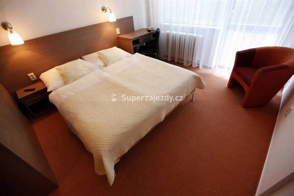 MEDICAL WELLNESS HOTEL MÁJ - Lázně Piešťany - Slovensko | Nejlepší zájezdy - last minute dovolená a hotely