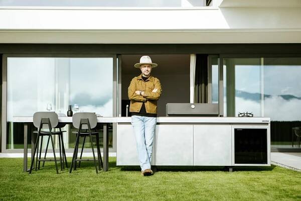 Joe Bastianich x Fogher for a new outdoor kitchen