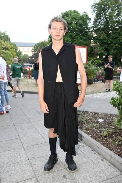 FOTO: Tomáš Pšenička na Campari party. – stránka 33