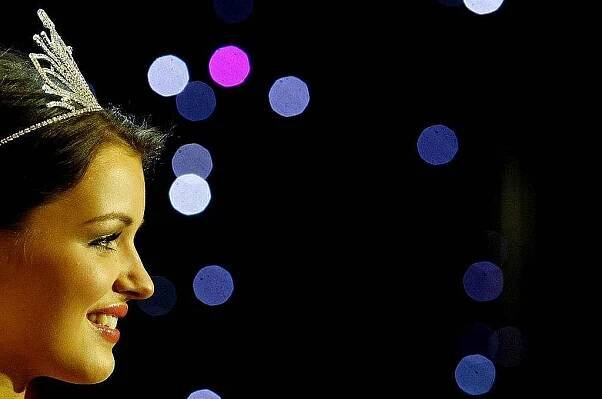 Česká Miss 2010 Jitka Válková při finálovém večeru soutěže 20. března v Praze.