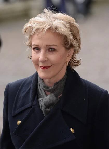  Patricia Hodge is a well-loved British actress