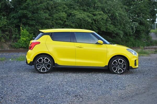 Suzuki Swift Sport ztratilo ve jménu elektrifikace 10 koní