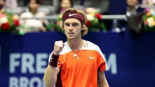 Rubljov - Isner 6:2, 6:3, Rubljov porazil v Paříži Isnera a podpořil své šance na Turnaj mistrů - Sport.cz