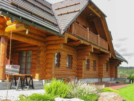 GALERIE – Profesionální tmelení srubů a roubenek