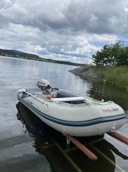 Prodám set člun Honwawe T30 motor Honda 5 HP