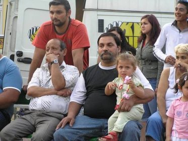 Romové přejí hezký den:Šukar Dives na Kavčím plácku