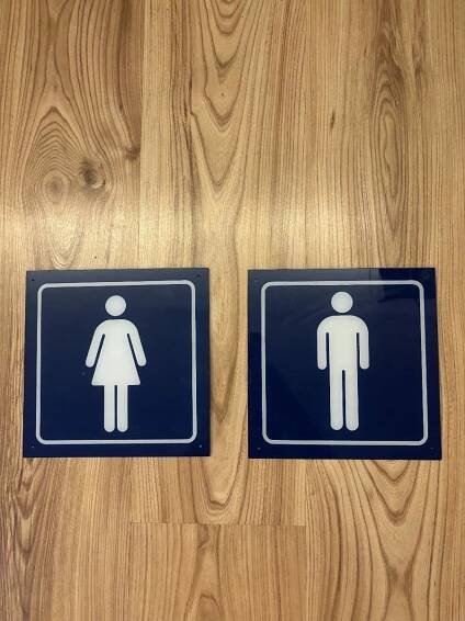 Historické plastové cedule WC - chlapeček a holčička - Starožitnosti a umění
