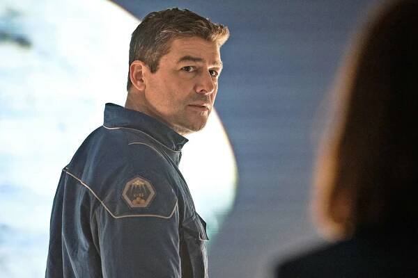 Kyle Chandler