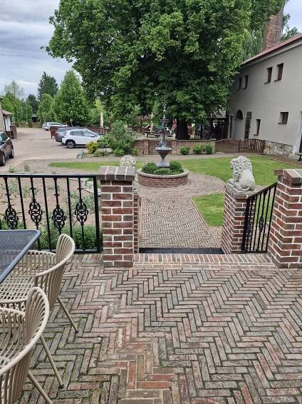 Restaurace Zbirožský Dvůr foto 2