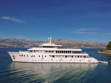 Yacht Charter in Croatia | Yachts | Top locations | Boatsters Black