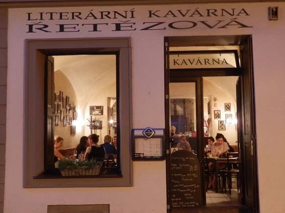 Literární kavárna Řetězová mění majitele – Divadelní noviny