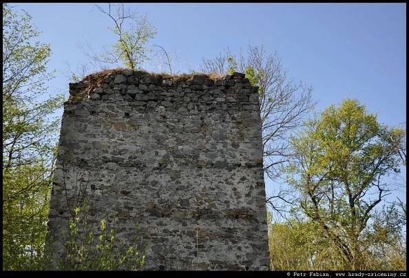 Cornštejn – předsunutá bašta – fotografie / hrady-zriceniny.cz