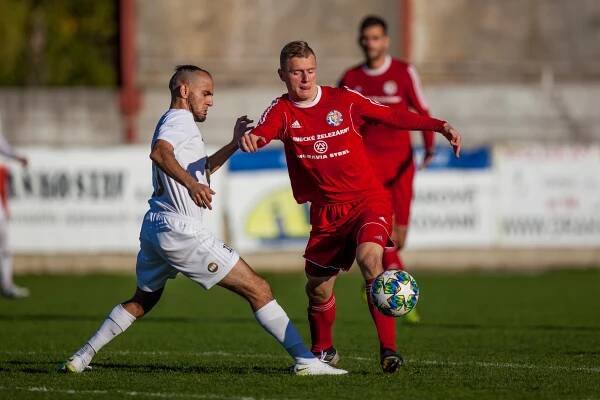 Soubor:SK Dětmarovice-FK Třinec B 12-10-2019 09.jpg – Wikipedie