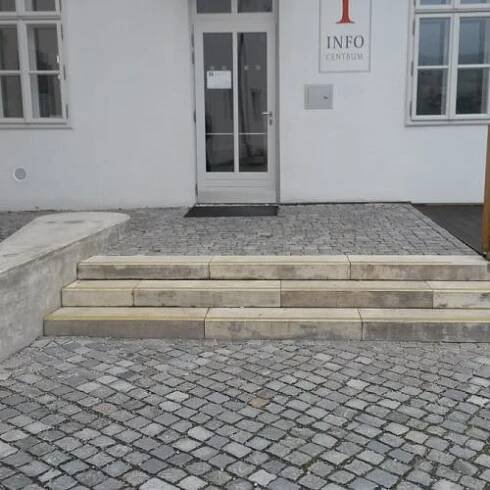 Rampa a vstupní schodiště informačního centra Velehrad - TVAR COM