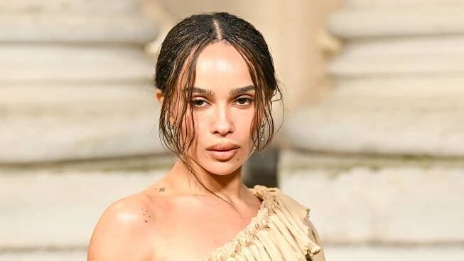 Zoë Kravitz Breaks One Boho Style Rule With This Paris Fashion Week Look