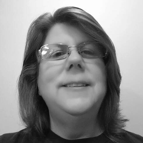 Barb Bauer Headshot