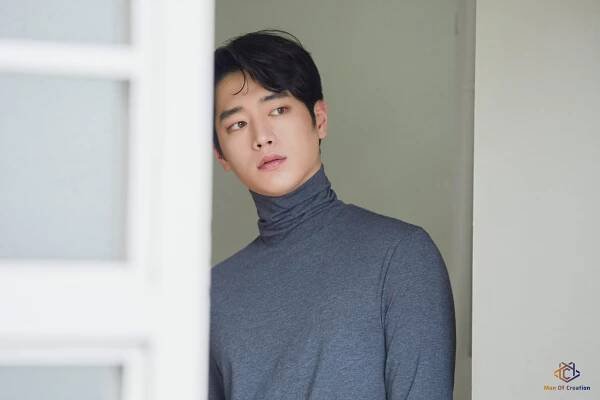 Seo Kang Joon vie hrať na klavíri, má doma tri mačky a najťažším projektom bol Watcher. Čo ste ešte o hercovi nevedeli
