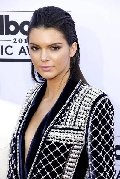 10 Ridiculously Stunning Photos Of Kendall Jenner | Factionary