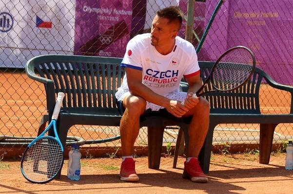Tenisová exhibice na Olympijském festivalu: Plekanec na trestné dostal pivo