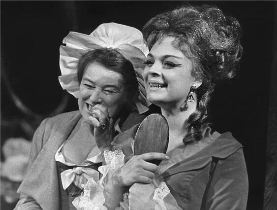 Tak to na tom světě chodí - 31.05.1967, Marie Vášová (Foiblová), Jana Hlaváčová (pí. Fainallová) Foto: Jaromír Svoboda